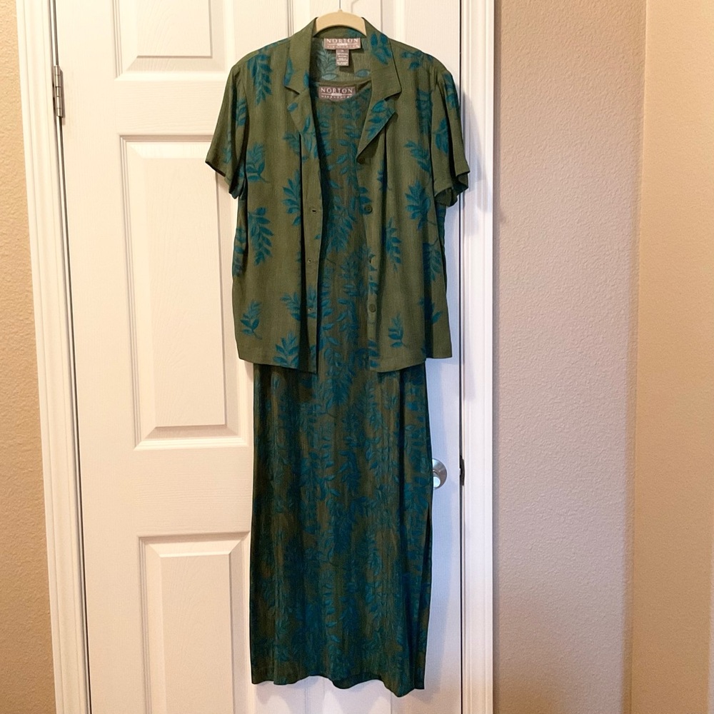Petite NWOT Maxi Dress + Topper! SET - Green pattern